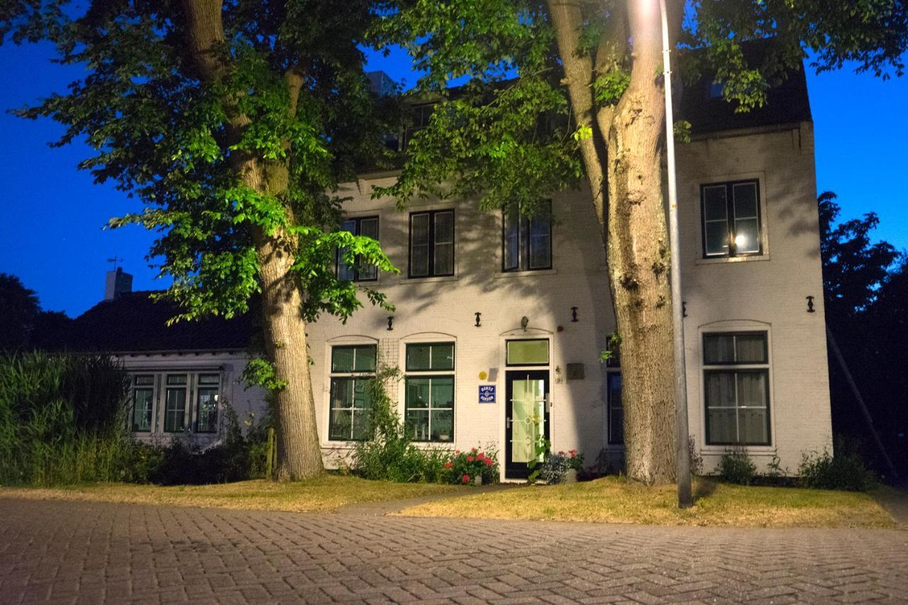 In De Witte Handt Midsland Exterior foto
